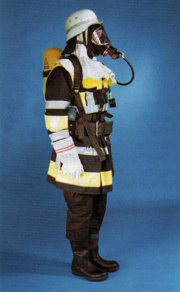 Körperschutz Form 1 Schutzkleidung zur Brandbekämpfung und Schutzhaube zur