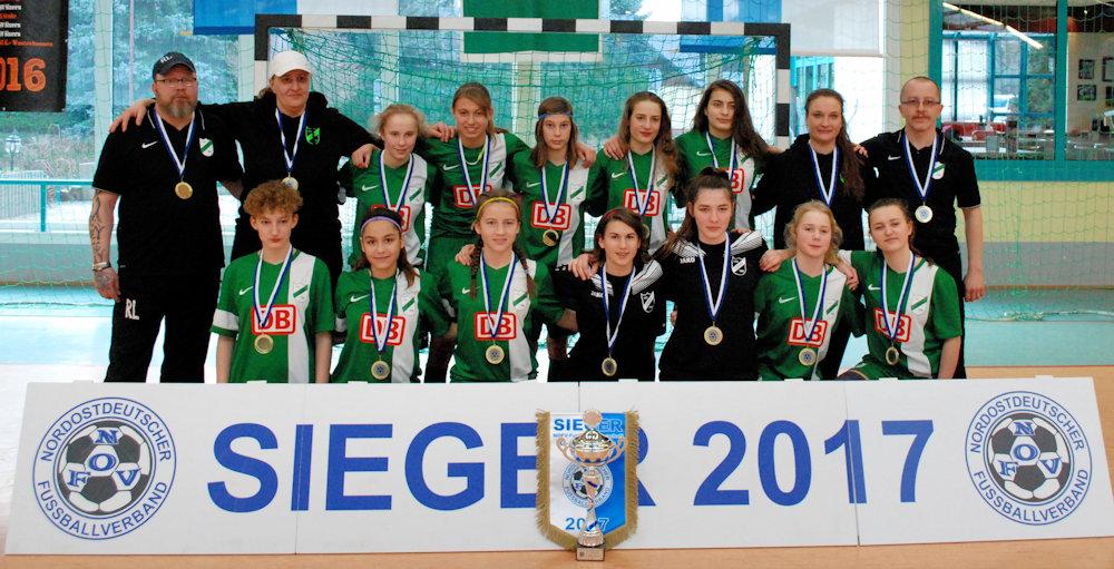1. FC Lübars siegt bei den C-Juniorinnen Die C-Juniorinnen vom 1. FC Lübars haben die Goldmedaille bei der Hallenmeisterschaft des Nordostdeutschen Fußballverbandes gewonnen.