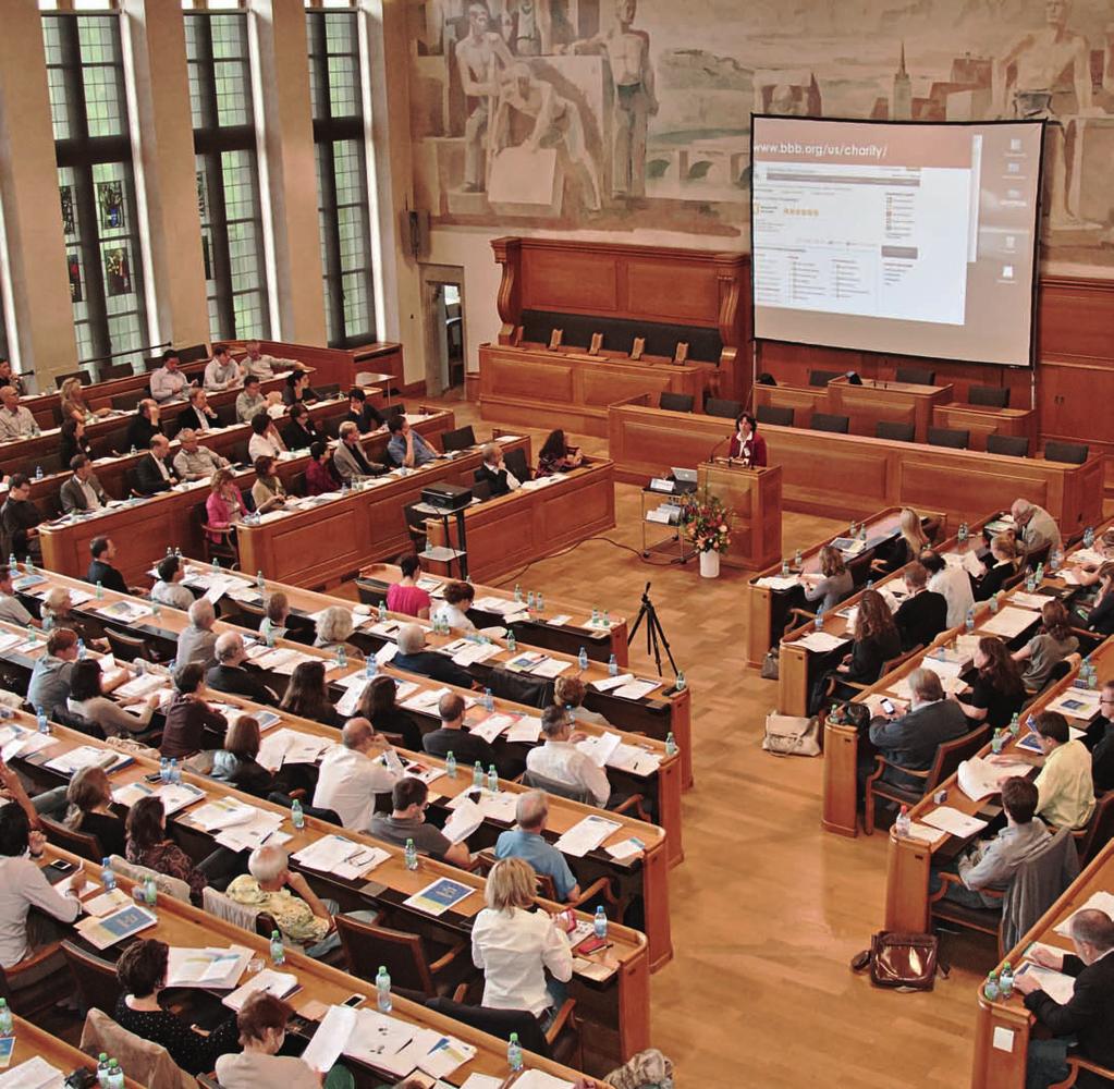 rückblick auf die zukunft der hilfswerke Schlussfolgerungen und Erkenntnisse der Zewo-Tagung 2012 Rund 200 Personen haben an der Zewo-Tagung 2012 zum Thema Hilfswerke heute und morgen im Rathaus Bern