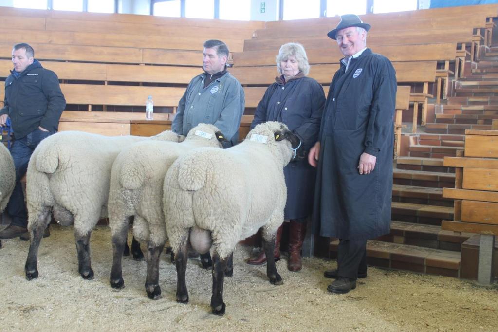 55 4.7 Zuchtbericht Schaf und Ziege Dr. Christian Mendel Die Bayerische Herdbuchgesellschaft für Schafzucht hat im letzten Jahr wichtige Weichenstellungen für die die Zukunft gesetzt.