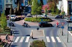 Der Kreisverkehr Beliebt und bewährt Kreisverkehre haben sich in Deutschland zu einer sehr beliebten Knotenpunktform entwickelt.