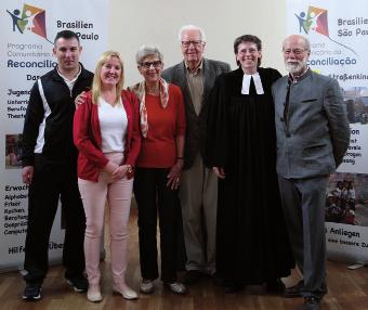 Pfarrerin Gabriele Bleher überreichte als Sy