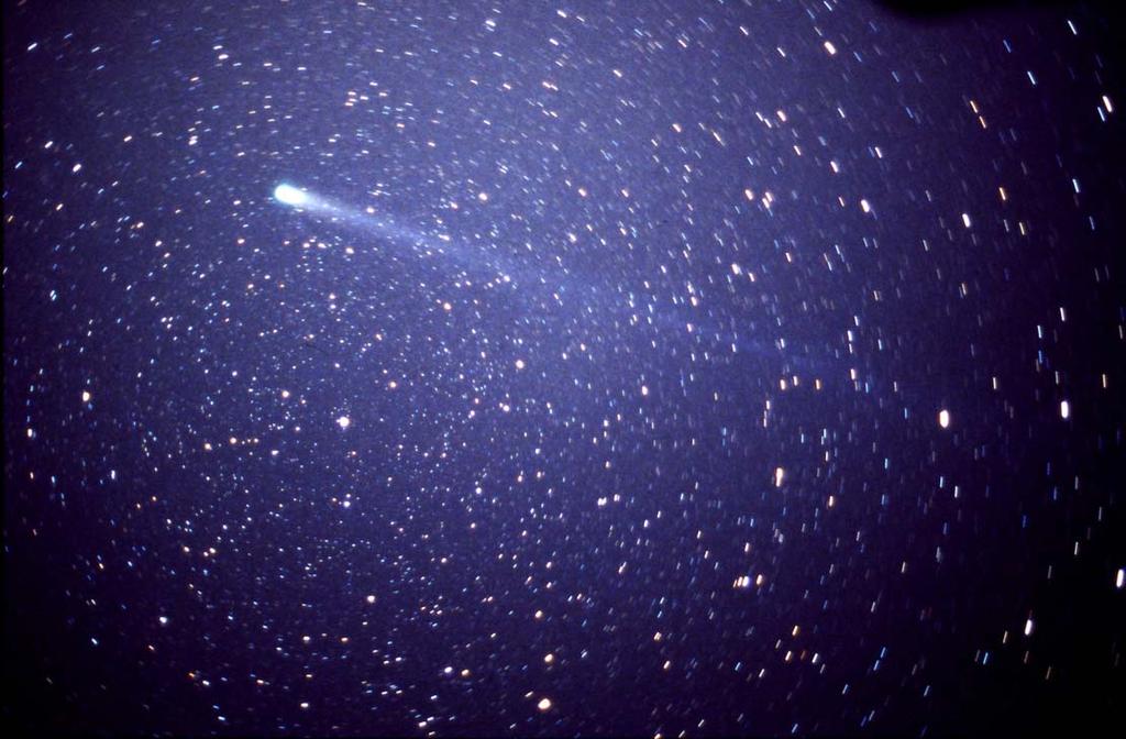 2. Aufbau der Kometen Die Kometenerscheinung Komet C/1996 B2