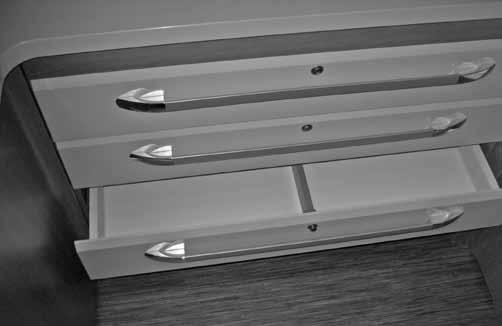 06-2 1 Schubladen Meterküche Jede einzelne Schublade ist durch einen separaten Pushlock j