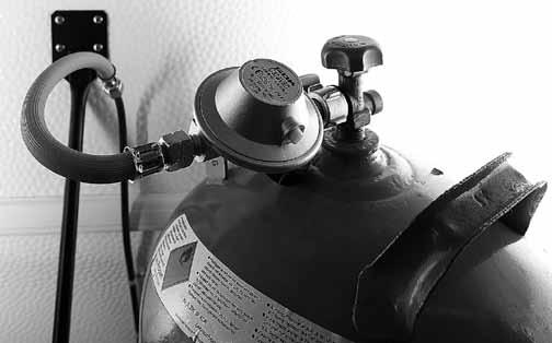 Die Prüfung der Gasanlage ist alle 2 Jahre von einem Flüssiggas-Sachkundigen zu wiederholen. Sie ist auf der Prüfbescheinigung nach DVGW Arbeitsblatt G 607 und EN 1949 zu bestätigen.