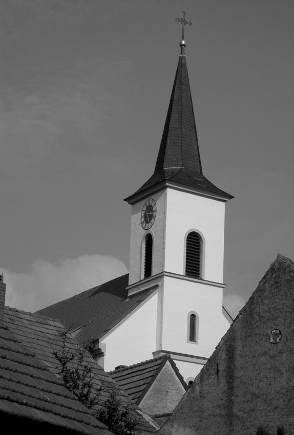 Ab 1976 war die Pfarrei ohne Priester und wird seitdem durch die Nachbarpfarrei St. Vinzenz von Paul Kitzingen-Siedlung von Herrn Pfarrer Dr. Heinrich Skolucki mitbetreut.