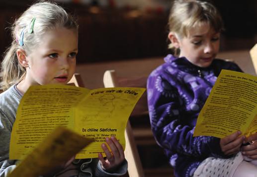 Eltern beteiligen sich an der Konfirmationsfeier Im Bezirk Jura machen Eltern ihren Kindern an der Konfirmation ein ganz besonderes Geschenk: Während des Gottesdienstes geben sie den Jugendlichen