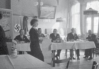 Exkurs I: Die NSDAP in Reinbek Zwar gab es schon in den frühen 1920er Jahren in Reinbek Nationalsozialisten, die Ortsgruppe der NSDAP wurde dort jedoch erst am 2. Dezember 1928 gegründet.