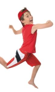 umgesetzt werden kann. Das Konzept knüpft an das natürliche Bewegungsverhalten der Kinder an. Bewegung während der Schulzeit passiert auch im Schulhof. Ausgehend von den o.g. Basisübungen und ihren Zielsetzungen werden Pausenspiele in Raum-Kraft-und Zeitübungen umgewandelt.