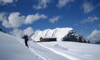Tourenvorschläge für leichte und fortgeschrittene Skitouren: Lug 1767 m Eine leichte, lohnende Skitour, ideal für Einsteiger!
