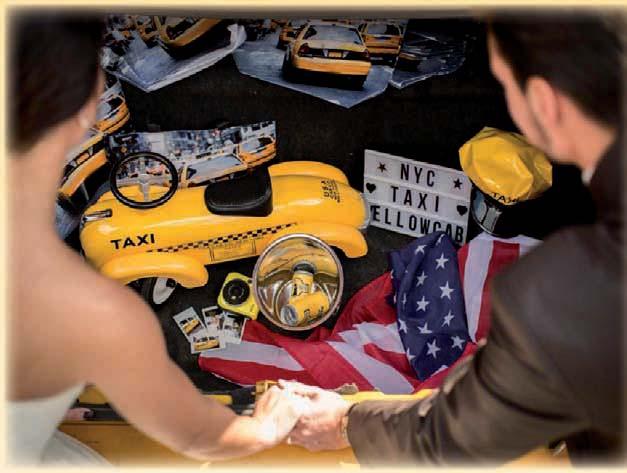 Der Rheinberger Benjamin Kohnke präsentiert seine tolle Idee, das Original New York City Wedding- Taxi