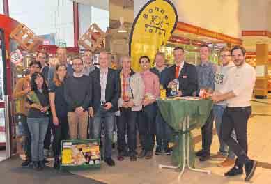 Kauf-Eins-Mehr-Aktion zu Gunsten der Tafel Bonn Am Samstag, dem 18. März fand im Rewe Supermarkt in Alfter-Oedekoven eine von Rotaract organisierte Kauf- Eins-Mehr-Spenden-Aktion statt.