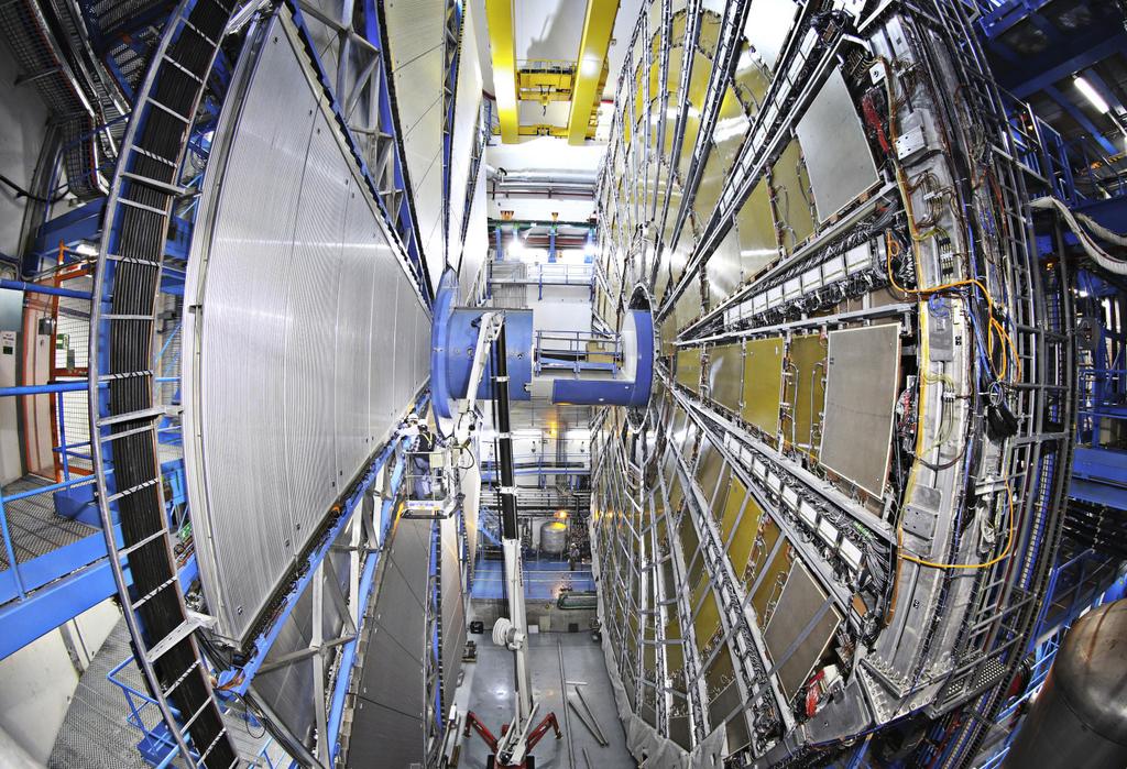 FORSCHUNGSINFRASTRUKTUR: LHC, STAND 14. DEZEMBER 2015 3 Die Experimente Insgesamt sind vier große Teilchendetektoren in den LHC eingebaut.