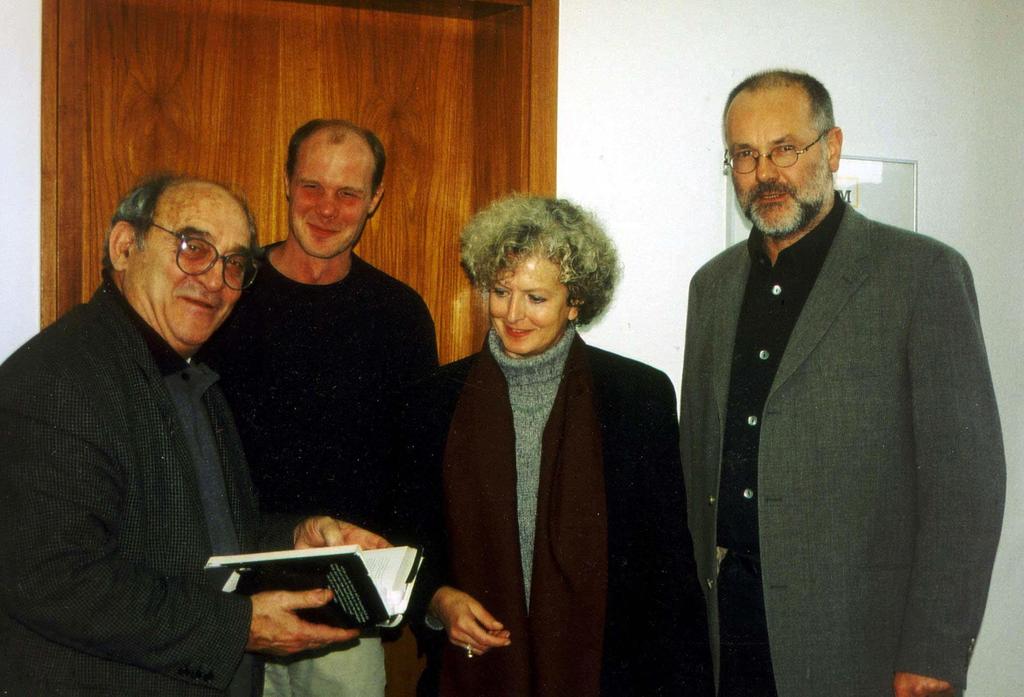 2001: Autorenlesung Denis Goldberg Denis Goldberg (re.