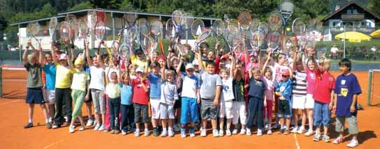 27 Kaiserwinkl aktuell Juli 2009 Tennis in Kössen ist voll in und total cool! glänzende Kinderaugen und die vielen begeisterten Wortmeldungen der ca.