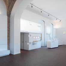 Der Eingangsbereich des Jüdischen Museums im Daniel Libeskind-Bau wurde 2008 durch bromsky Architekten neu gestaltet.