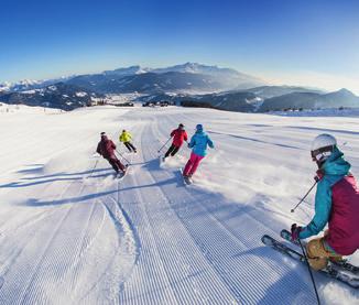 Skifahren in Ski Amadé - Schladming Begleitet von Beate & Werner B&W persönlich dabei Die Salzburger Sportwelt ist das Herzstück von Ski Amadé, Österreichs größtem Skivergnügen.