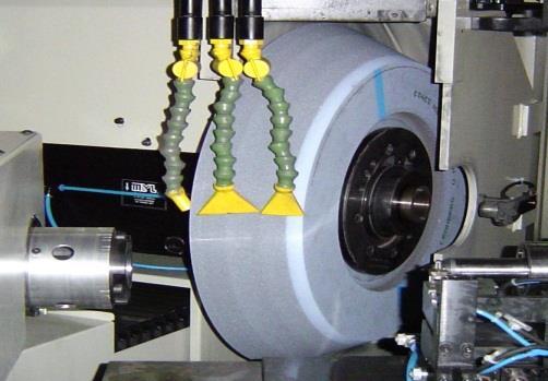CNC-Steuerung Schnelle CNC Steuerung mit Sercos 3 Bosch Rexroth Antrieben. Anwenderbezogene Oberfläche mit Sonderschleifzyklen.