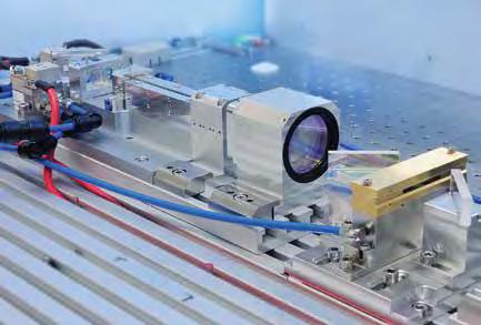 1 2 3 4 HOCHSTABILER HO:YLF-OSZILLATOR Laserstrahlquellen im Wellenlängenbereich um 2 µm und mit Pulslängen im Nanosekundenbereich haben viele : Materialbearbeitung, Fernerkundung, Wissenschaft und