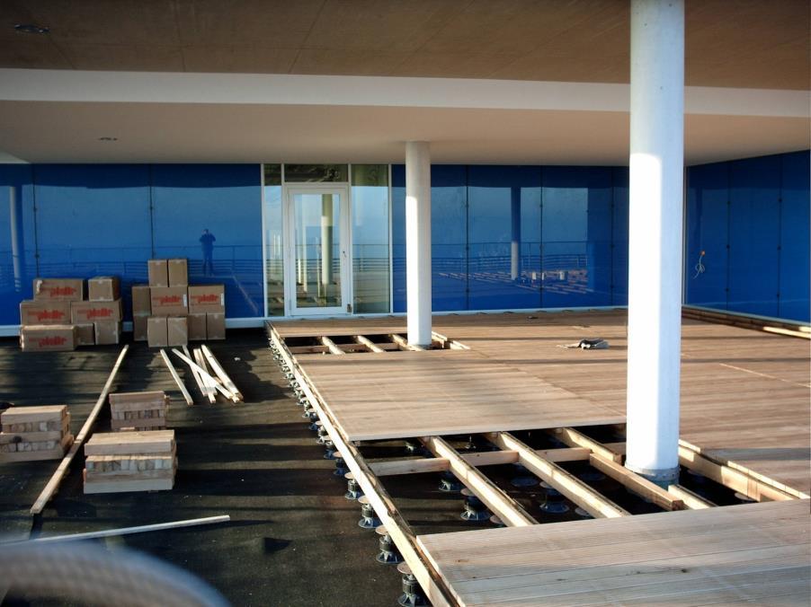 Hier finden die starren Terrassenlager der PP-Serie genauso Anwendung wie die höhenverstellbaren Grundelemente