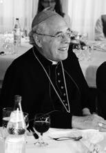 Vor 50 Jahren wurde er zum Priester geweiht, seit 15 Jahren steht er an der Spitze der Katholischen Jugendfürsorge (KJF): Weihbischof Josef Grünwald feierte mit leitenden Mitarbeitern des