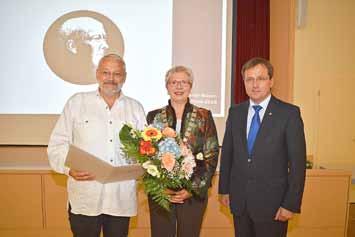 Walter-Bauer-Preisverleihung 2016 Nr. 11/2016 4 Seit 1994 vergeben die Städte Leuna und Merseburg aller zwei Jahre gemeinsam den Walter-Bauer-Literaturpreis.