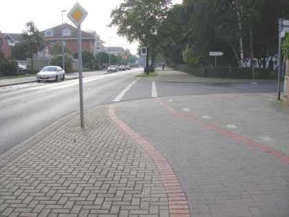 Radwege ohne Benutzungspflicht: Keine Möglichkeit zum Flächensparen Auch Radwege ohne