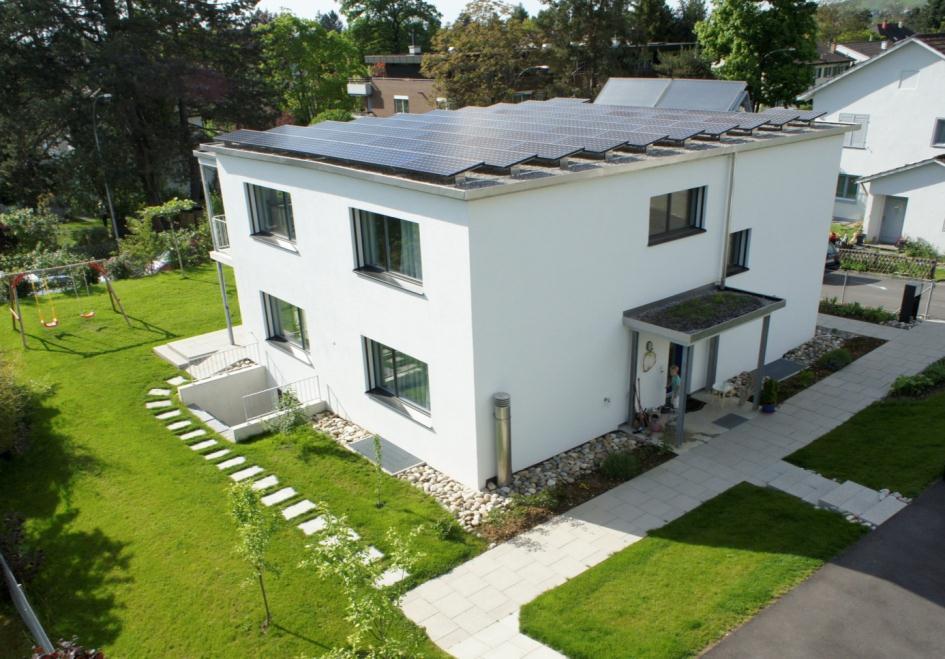 EFH Neubau in Riehen Ertrag aus Photovoltaikanlage 15 860 kwh 353 % Bedarf für Heizung und Warmwasser 1 192 kwh 27 % Bedarf für Komfortlüftung 316 kwh 7 %