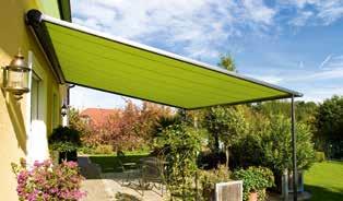 markilux pergola Markisensystem auf Säulen mit seitlichen Führungsschienen.