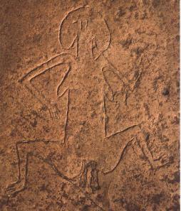 ولم يثبت تصوير المرأة بشكل مؤكد في كبكلي تبه, إال على لوح وجد على أرضية "بناية عواميد األسود" )الشكل 33 أ-ب(,حيث صورت على شكل حزوز إمرأة