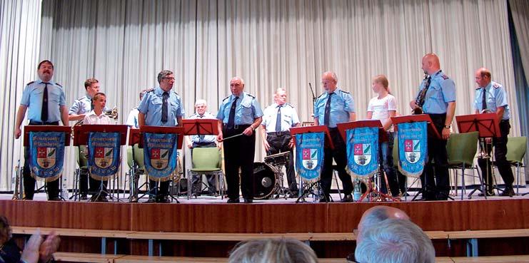 August 2009 im Volkshaus Friedland 275 Kameradinnen und Kameraden der Ehrenabteilung aus den Freiwilligen Feuerwehren des Landkreises Mecklenburg-Strelitz.