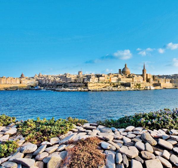 Städte-Erlebnis Valletta Städte-Erlebnis Valletta Die ganze Stadt ein Open-Air-Museum UNESCO-Weltkulturerbe Valletta ist wohl eine der schönsten Hauptstädte Europas.