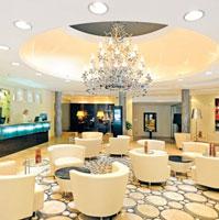 Ausstattung: Das Hotel der Luxusklasse besticht vor allem durch sein modernes Design, seine zentrale Lage und seine geschmackvolle Ausstattung.