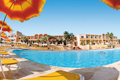 Lage: Die einzige Hotelanlage der Insel Comino befindet sich in traumhafter Lage mit wunderbarem Blick auf das Meer und die Nachbarinsel Gozo. Das Hotel liegt ruhig an der St.