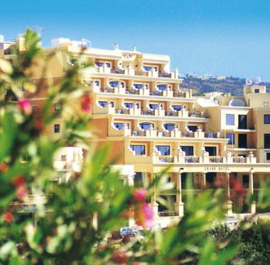 Grand Hotel BBBB Mgarr Ihre Hotel Highlights spektakuläre Lage mit Blick über die maltesischen Inseln hoteleigenes Kino Tauchschule nahe am Hotel Mediterrane Atmosphäre in Panoramalage Das Grand
