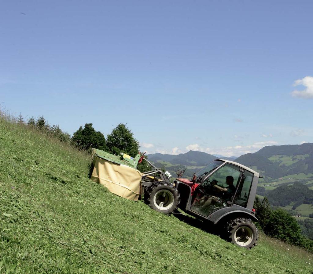 Gipfelstürmer F 280 M, F 320 M, F 360 M Ideal für kompakte Traktoren in Bergregionen Geringes Eigengewicht geringe Vorderachsbelastung Kurze Bauweise für einfaches Handling Schwerpunktaufhängung mit