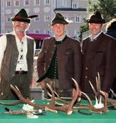 INFO & SERVICE VERANSTALTUNGEN Vorschau zum dritten Tag des Wildes Vorbereitungen zum Aktionswochenende der Innsbrucker Jägerschaft laufen auf Hochtouren! Bezirksjägermeisterin Mag.