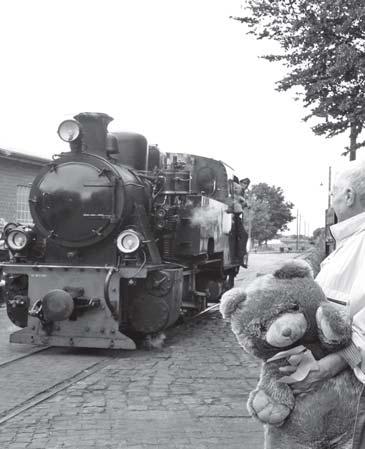 Dazu sind alle kleinen und großen Kinder und alle kleinen und großen Fans der historischen Dampfeisenbahn eingeladen.
