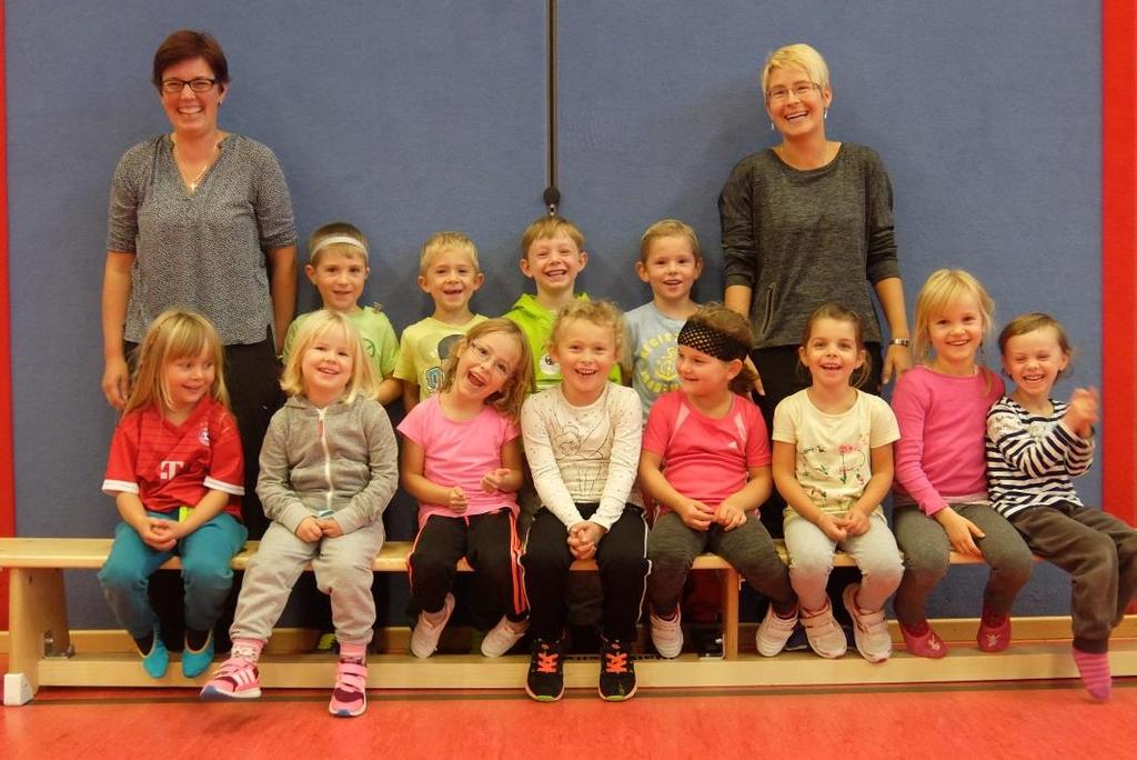 Gruppen-Vorstellung Flummy-Kids Seit September dürfen wir, Tanja Palt und Steffi Bartholomä, mit den Flummy- Kids gemeinsam Turnen. Dabei stehen Spiel, Spass und Bewegung im Vordergrund.
