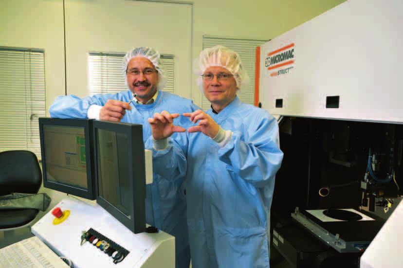3D-MICROMAC AG Echtzeit-Kontrolle für Laseranlagen Einen deutlich verbesserten Service für Lasermikrobearbeitungssysteme versprechen Jens Hänel (l.