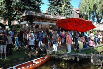 Thamm mit seinem Fischgehöft am Ufer, sehr erfolgreich engagieren. Ein zweites beliebtes Rahnsdorfer Fischer- und Fährmannsfest wurde am 24.