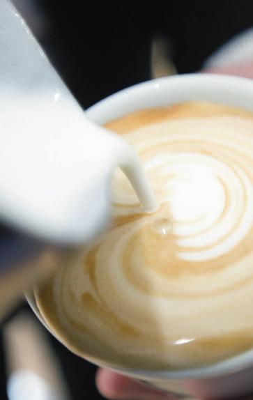 Schulungen in der JAVAREI Unsere Liebe und unser Fachwissen zum Kaffee geben wir unseren Kunden sehr gerne weiter.