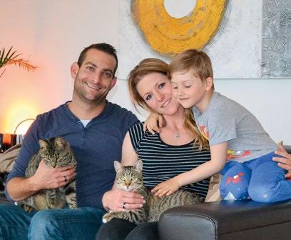 Daniela Dätwyler, Partner Simon Vogel und Sohn Lionel wohnen zusammen mit den Katzen Pitschi und Tiffy in einem grossen Einfamilienhaus im aargauischen Fricktal.