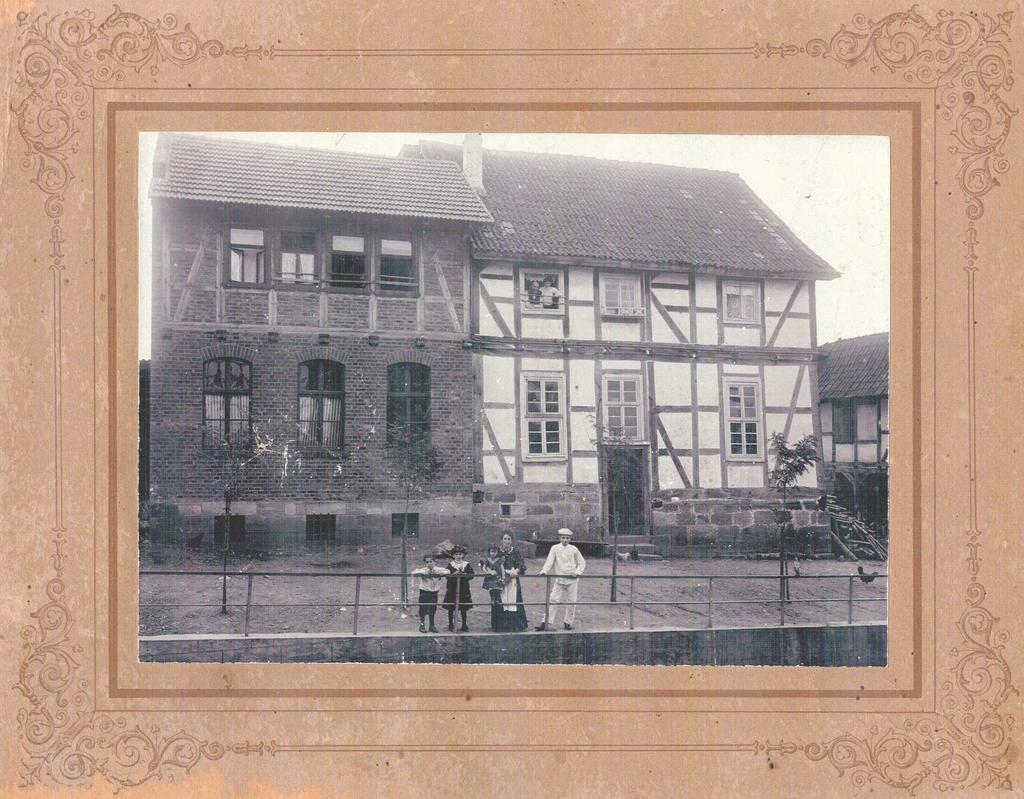 Mai 1900 in Heinebach + 53 Charlotte Speyer, geb. am 10.