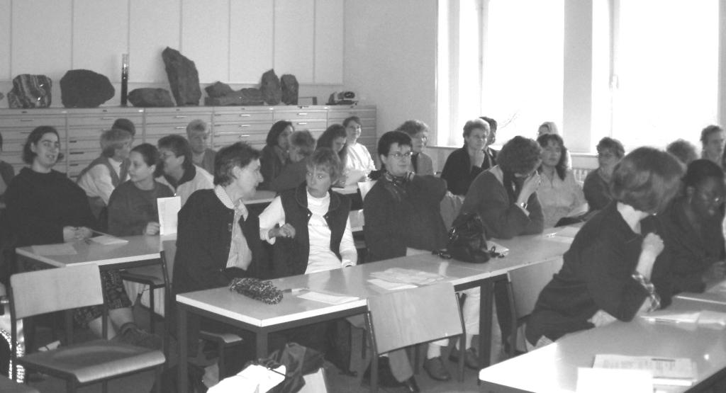 2 Frauenvollversammlung Am 24. April 2002 fand an der TU Clausthal die jährliche Frauenvollversammlung statt. Die Beschlussfähigkeit war mit ca. 50 Frauen erreicht.