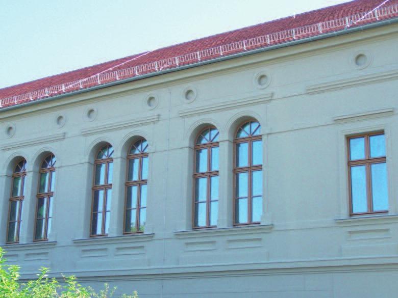 Die Sanierung der Außenfassade des ehemaligen Ball- und Gesellschaftshauses in Hoyerswerda: ein gelungenes Beispiel für dauerhafte Instandsetzung.