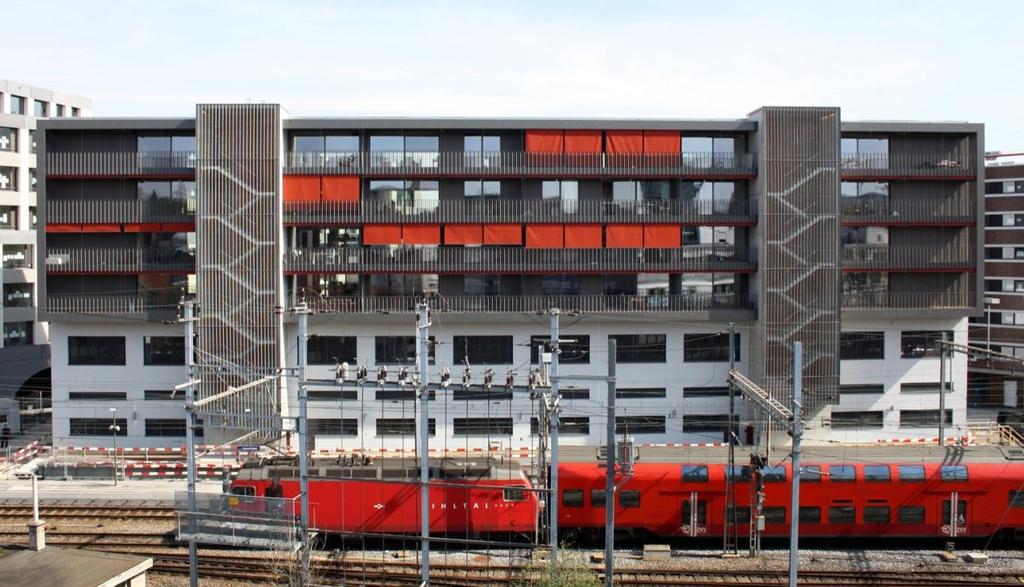 7. Europäischer Kongress EBH 2014 «pile up»; urbane Aufstockung in Zürich Y. Schihin 3 «pile up»; urbane Aufstockung in Zürich Abbildung 1: «pile up» mit Nordfassade zur Bahn 1.