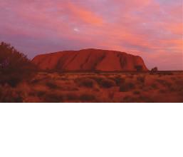 Gigantischer Uluru (Ayers Rock) bei Sonnenuntergang Veranstaltungsprogramm 2017 R eiseb ericht Unvergesslich ist das minütlich wechselnde Farbenspiel der
