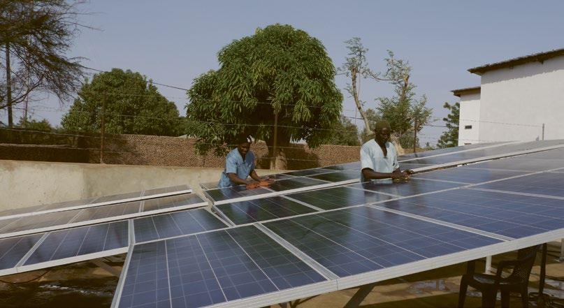 NATURSTROM-Engagement weltweit von NATURSTROM geförderte Solaranlage in einer Klinik in Gambia Klimaschutz und eine zukunftsfähige Energieversorgung sind von globaler Bedeutung.