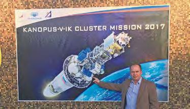 Das Weltraumabenteuer von Peter Schwarz begann im August 2015 mit einem Anruf aus Berlin.